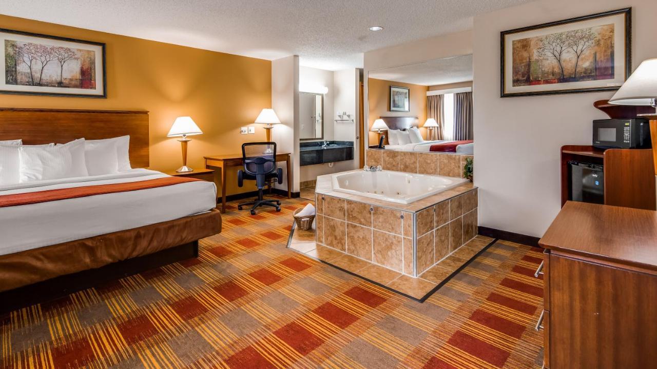 Best Western Lakewood Inn Hebron エクステリア 写真