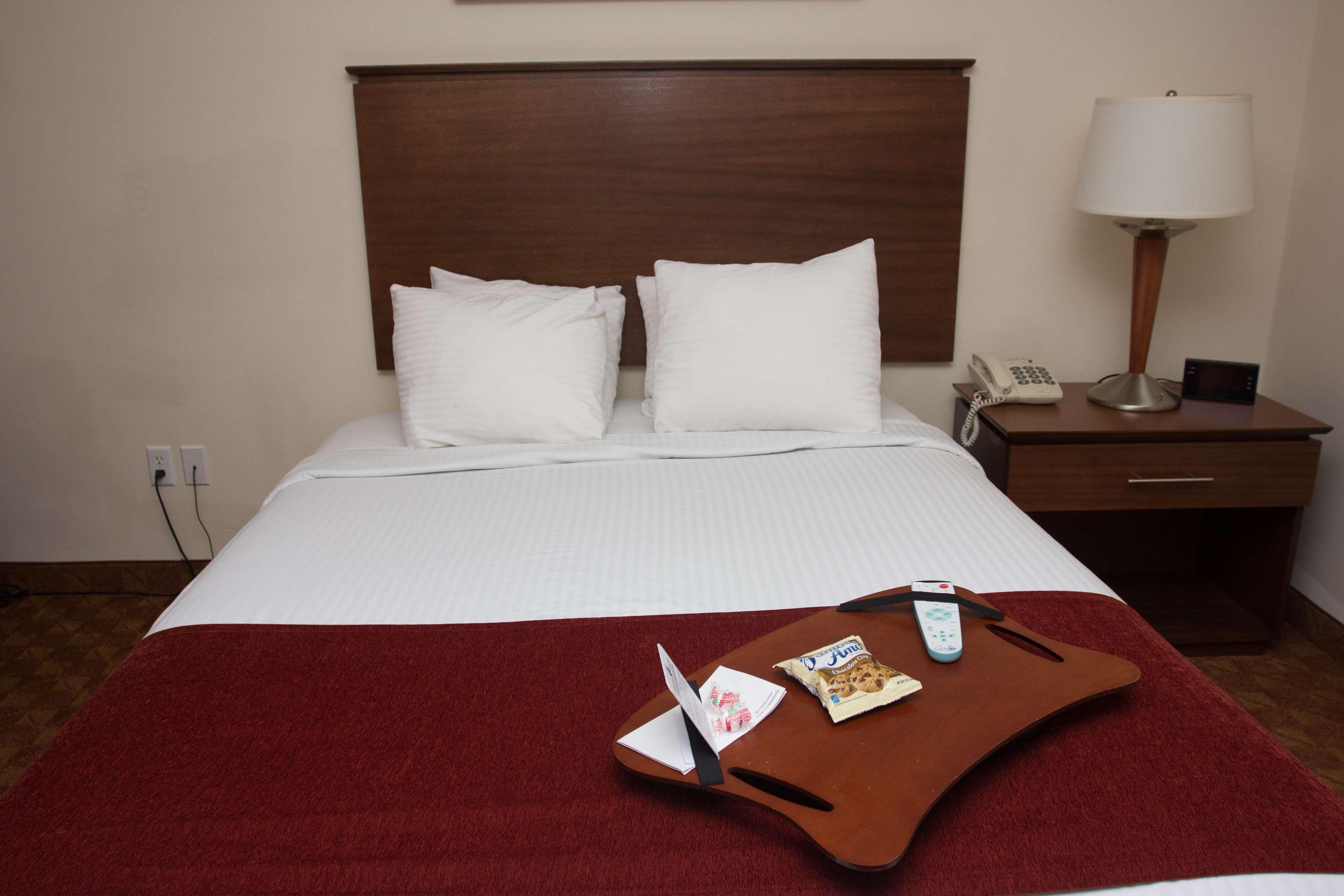 Best Western Lakewood Inn Hebron エクステリア 写真
