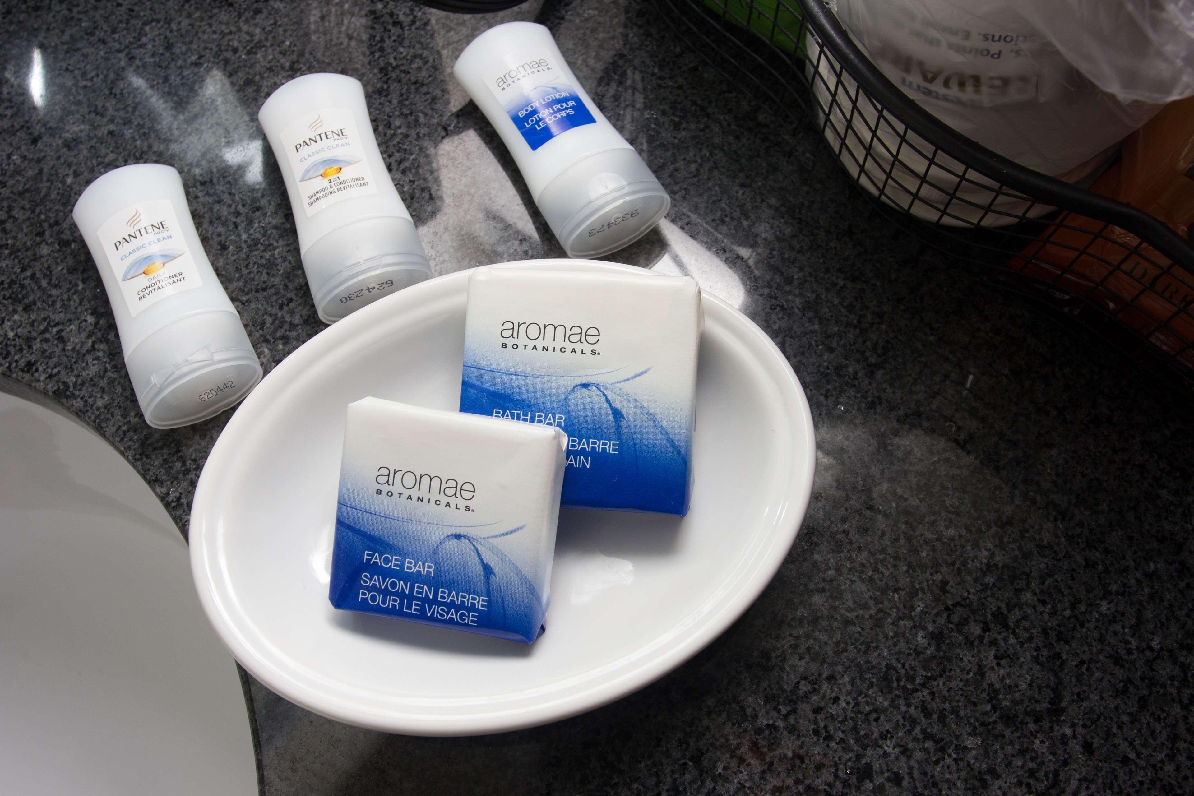 Best Western Lakewood Inn Hebron エクステリア 写真