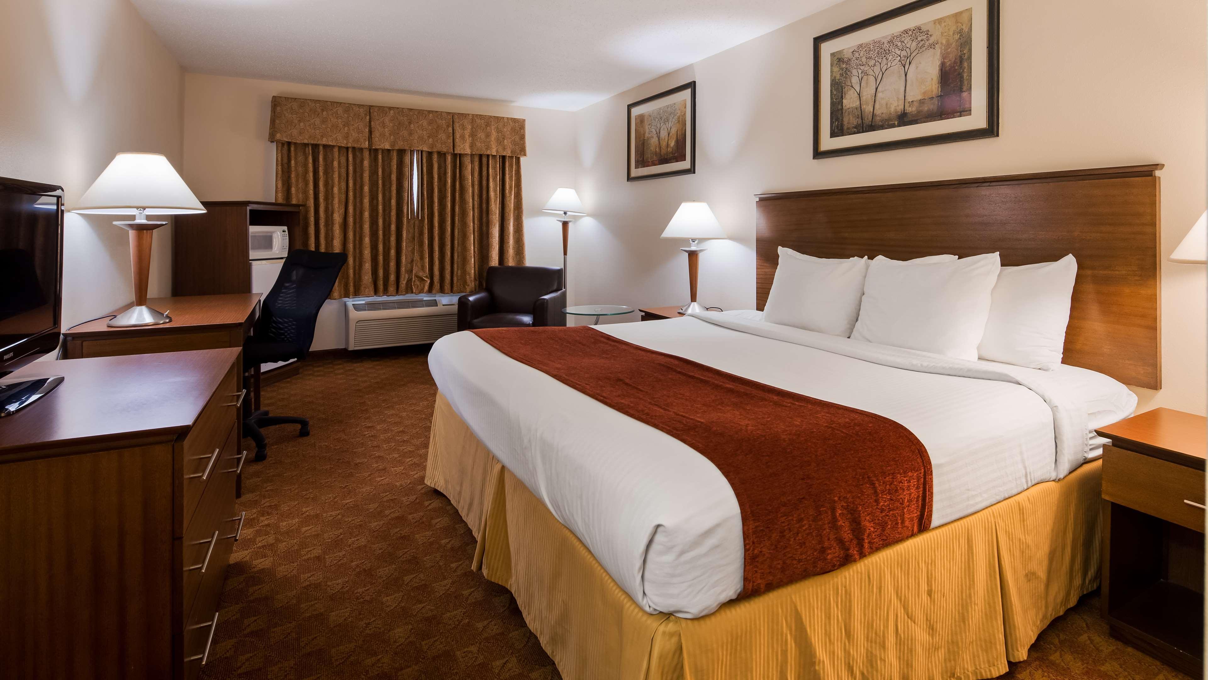 Best Western Lakewood Inn Hebron エクステリア 写真