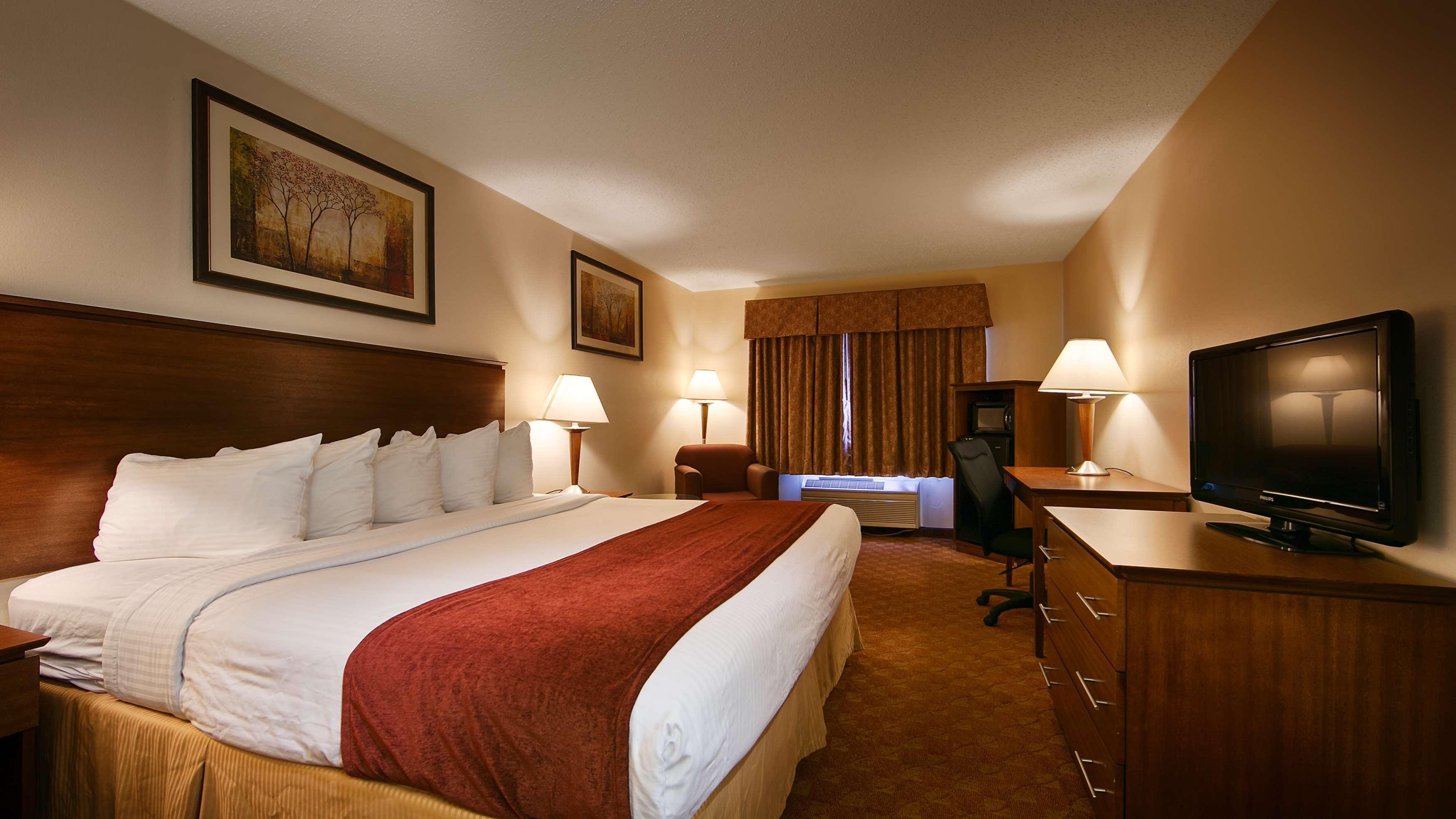 Best Western Lakewood Inn Hebron エクステリア 写真