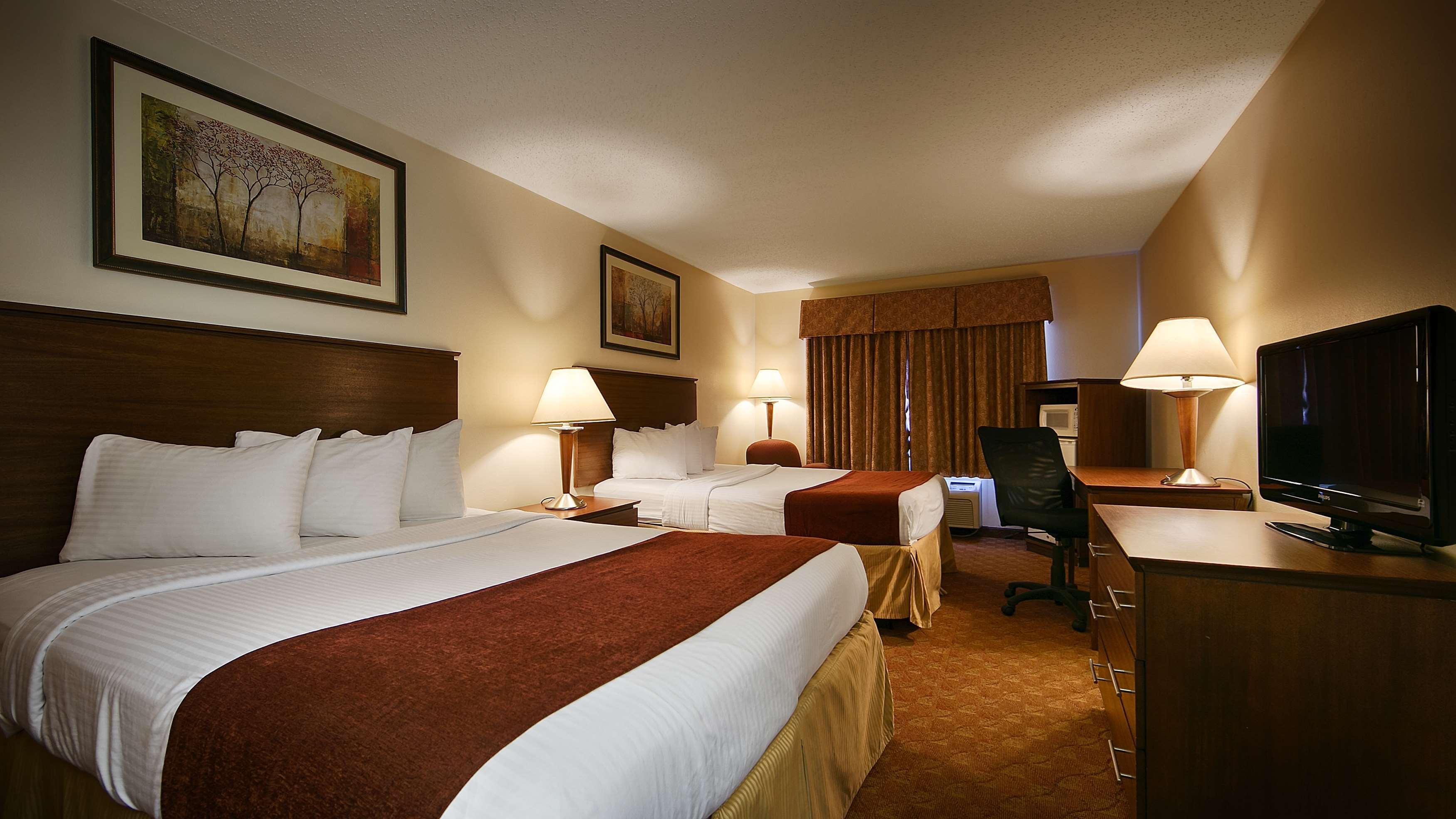 Best Western Lakewood Inn Hebron エクステリア 写真