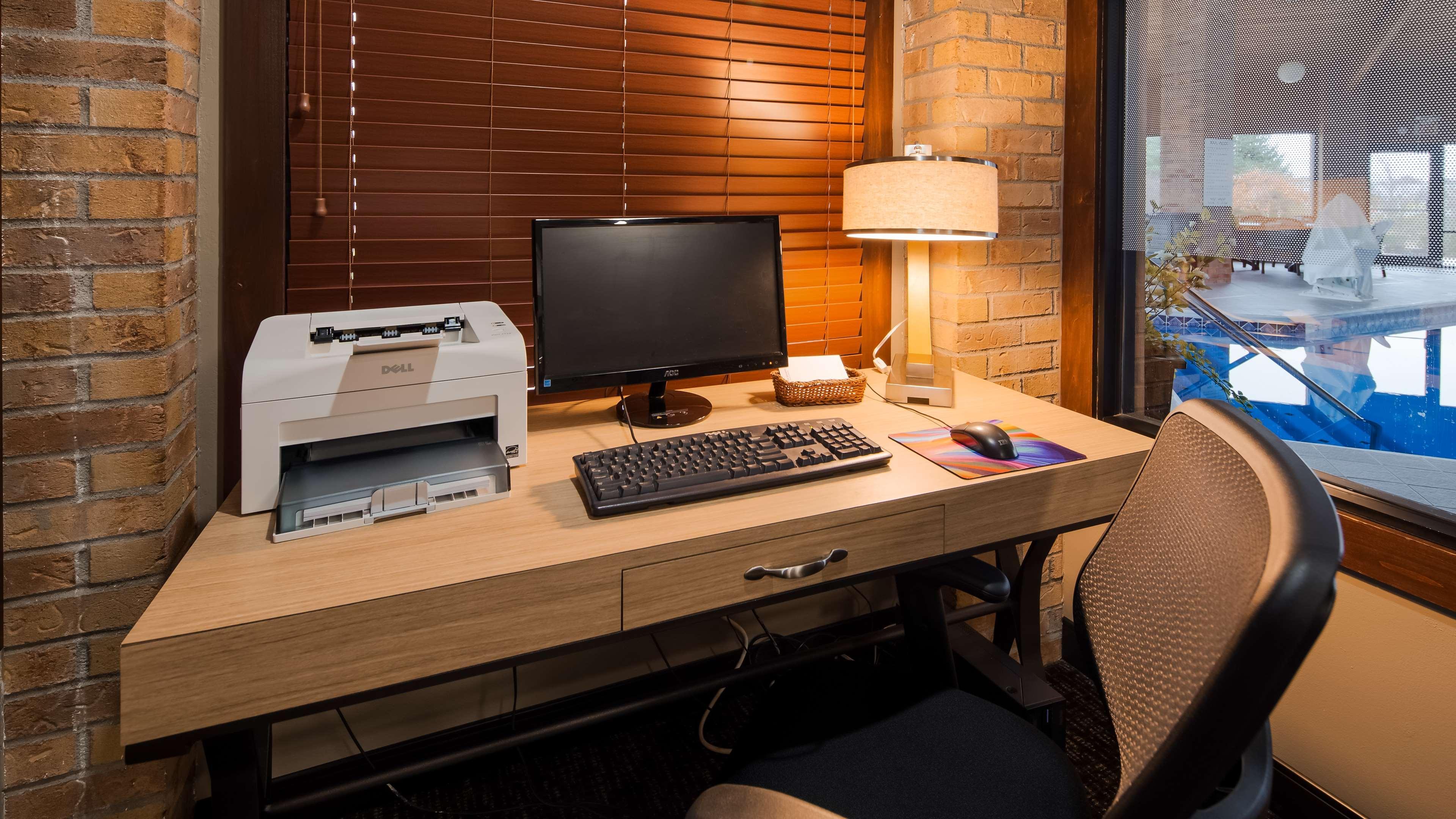 Best Western Lakewood Inn Hebron エクステリア 写真