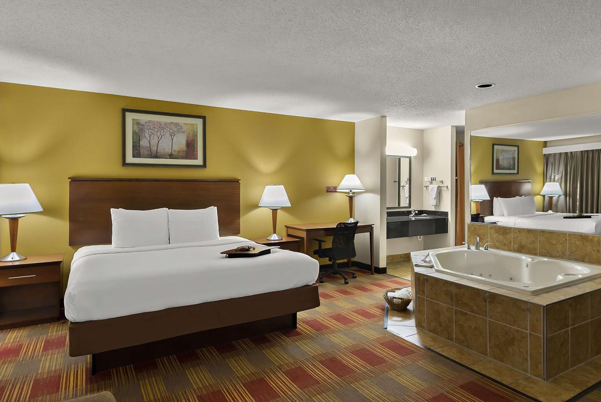 Best Western Lakewood Inn Hebron エクステリア 写真