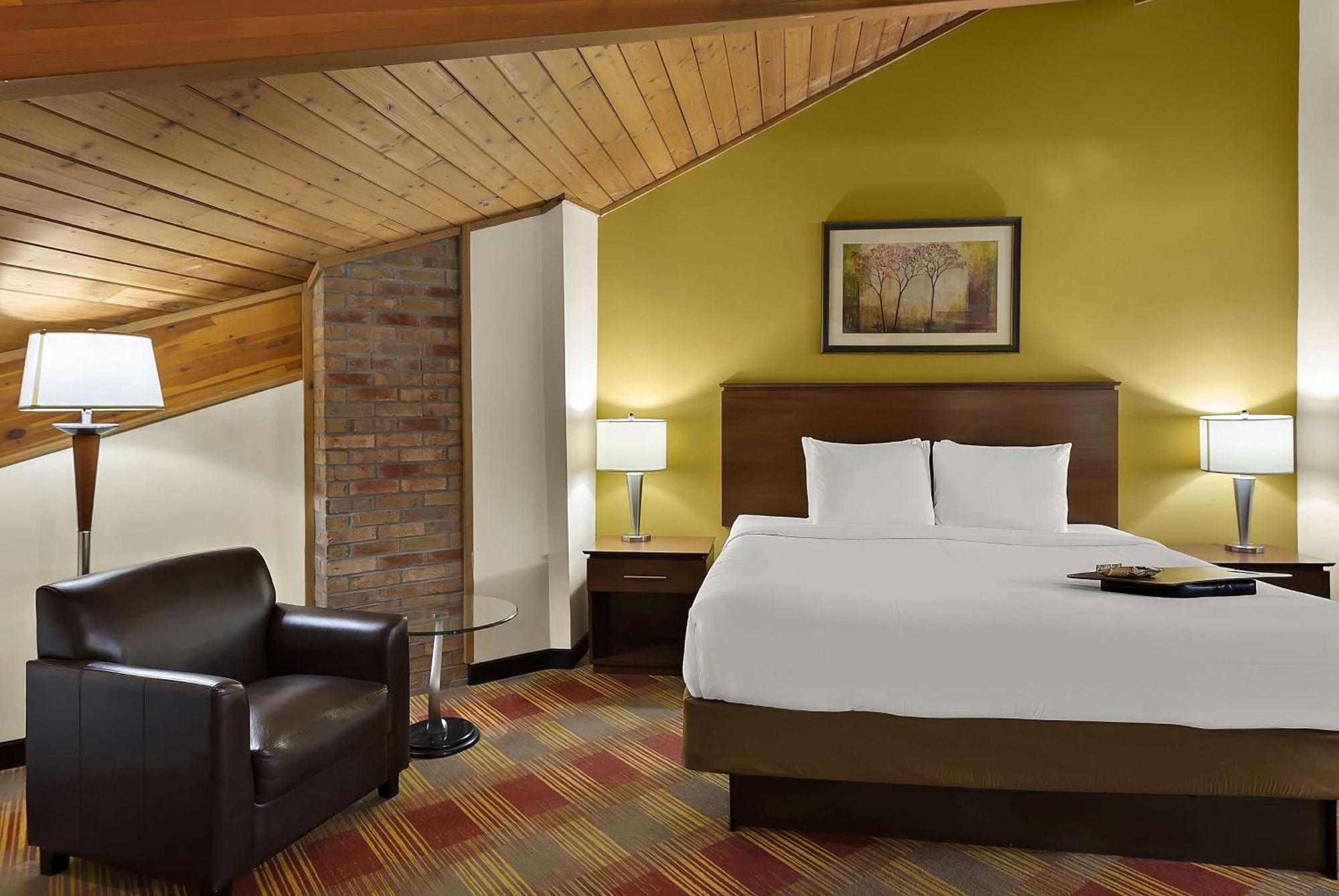 Best Western Lakewood Inn Hebron エクステリア 写真