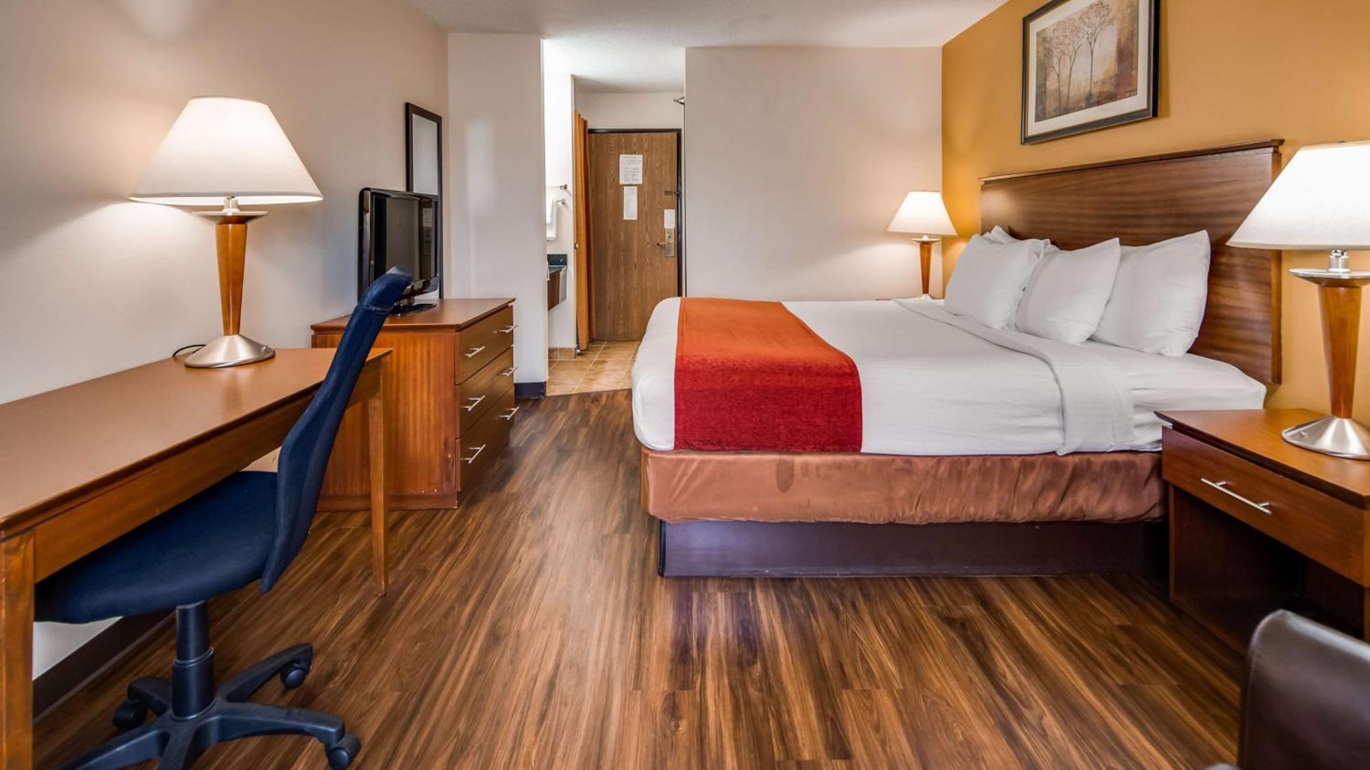 Best Western Lakewood Inn Hebron エクステリア 写真