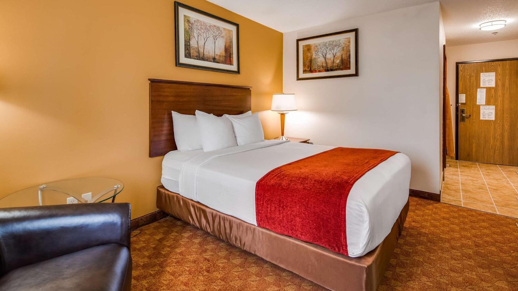 Best Western Lakewood Inn Hebron エクステリア 写真